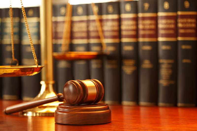 Derry man charged with bail breach by gesturing at alleged sexual assault victim