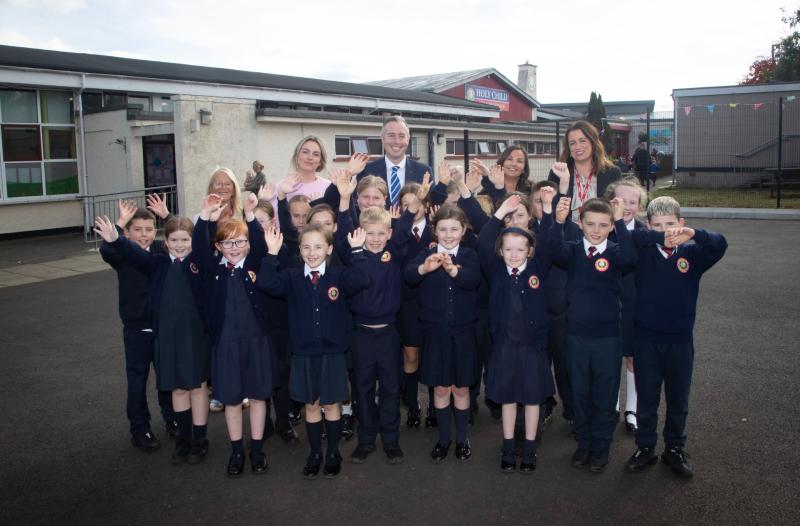 Education Minister meets Holy Child pupils and staff during visit to Derry