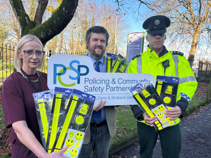 800 reflective safety kits distributed to Derry-Strabane schoolchildren for winter