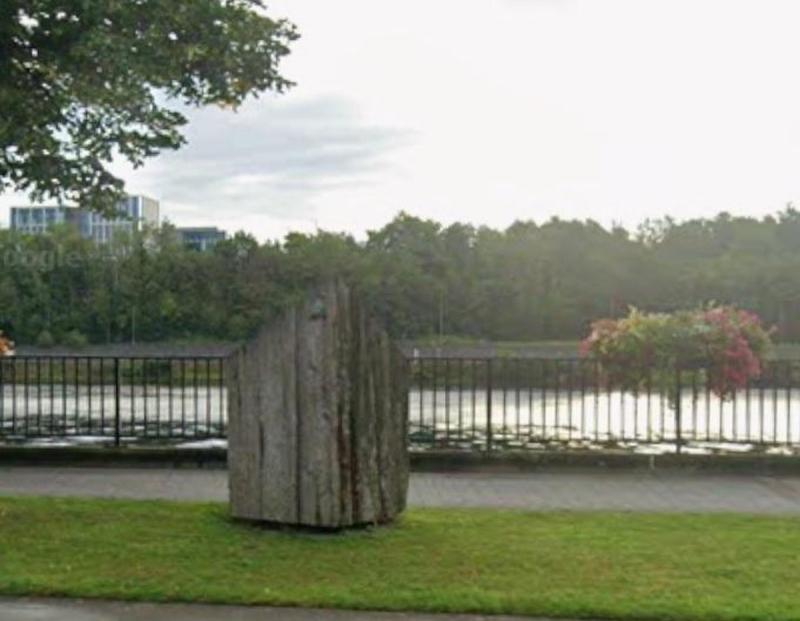 Council approves removal of deteriorated "Points of Departure" pieces on Derry's Quay