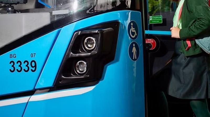 Infrastructure Minister launches consultation on overtaking and passing buses