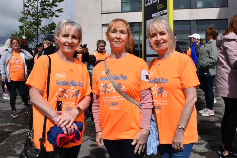 Derry sisters to take part in Foyle Hospice walk in memory of beloved family members