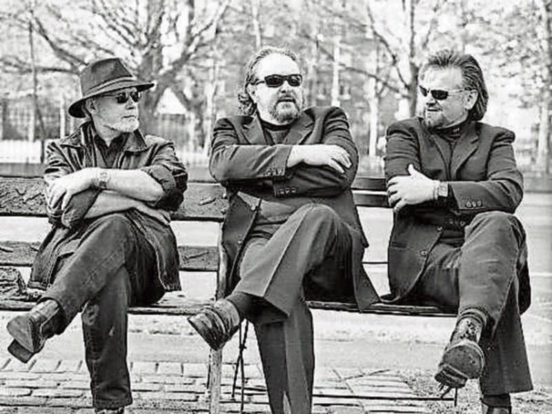 Bagatelle return to the Waterfoot Hotel 