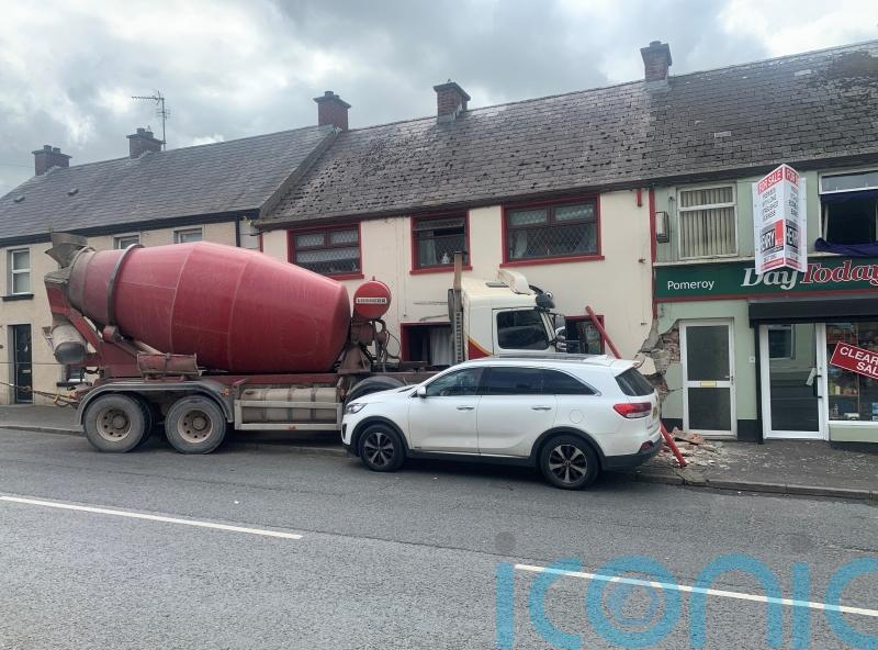 Lorry crashes into house in Co Tyrone