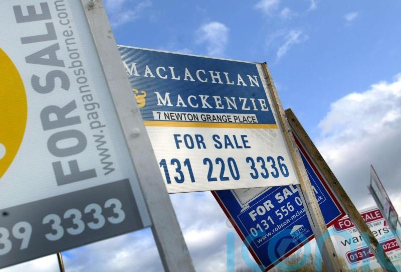 Average UK house price hit record high of £294,260 in August, says Halifax