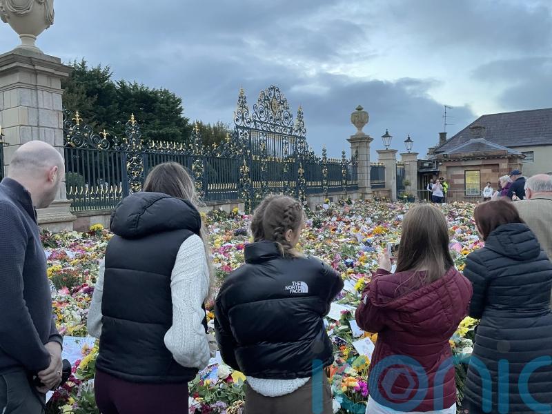 Northern Ireland joins minute’s silence held to mourn the Queen