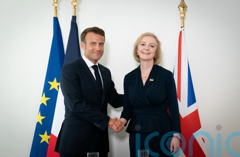 Truss’s talks with Macron do not cover Northern Ireland or migrant crossings