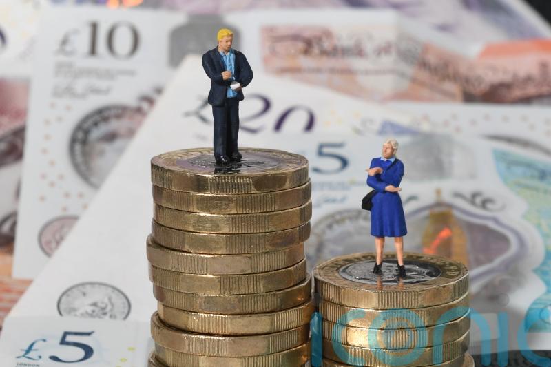 UK gender pay gap widens to 8.3% but below pre-pandemic levels