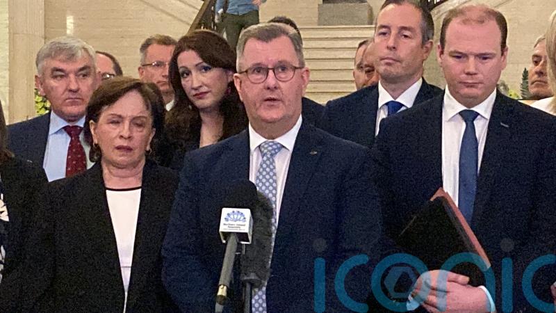 Stormont fails to elect new speaker just hours before deadline for new election