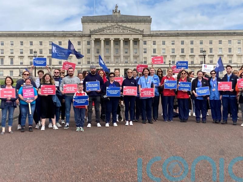 Nurses demonstrate over ‘deteriorating’ NI health service