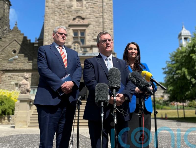NI parties set to ask Treasury for £1bn ahead of any Stormont return