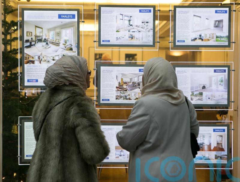 Average UK house price is £7,000 below peak seen last September
