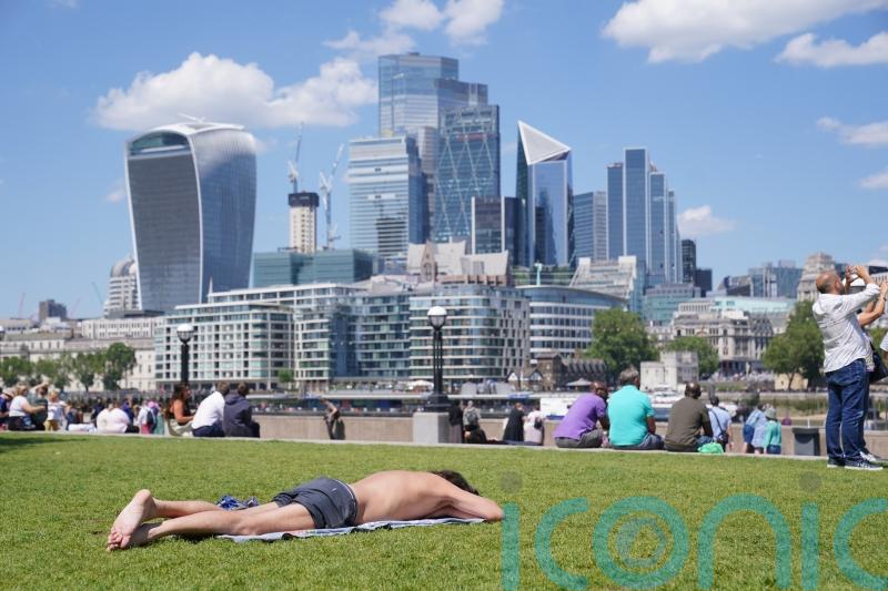 Parts of UK may be hotter than Los Angeles next week as 30C temperatures move in