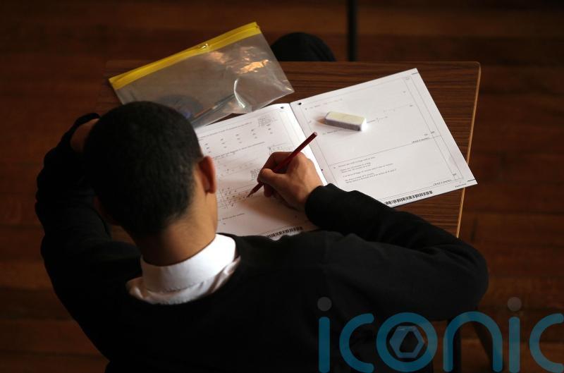 How do GCSE grades differ across the UK?