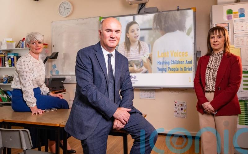 Hundreds of teachers in Northern Ireland to begin bereavement training