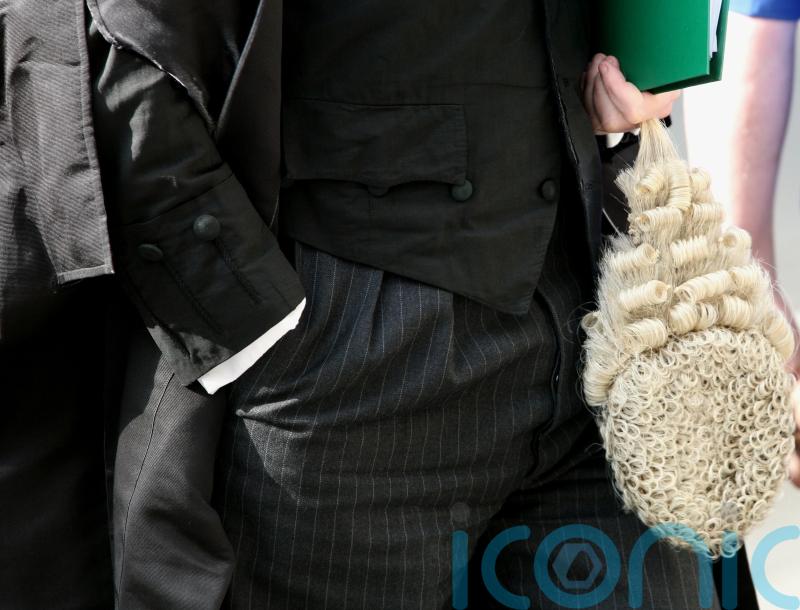 Barristers consider withdrawing services over legal aid payment delays