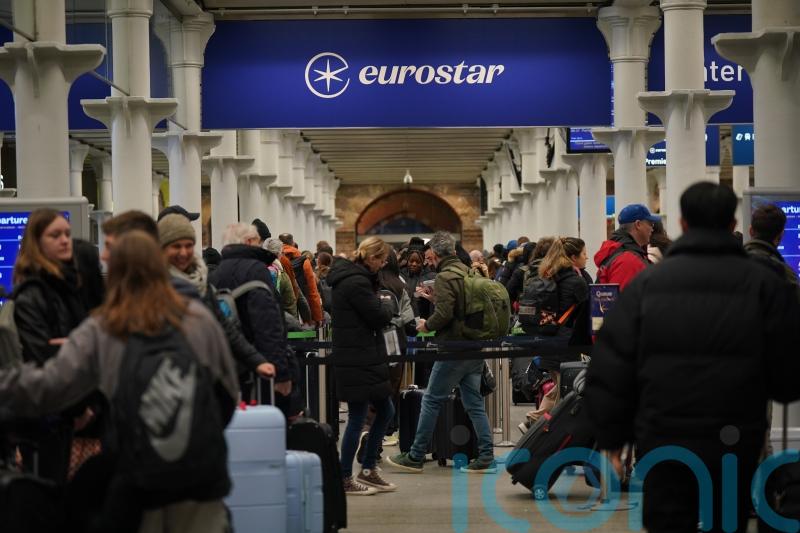 Warnings of further delays as Eurostar services restart