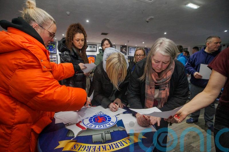 Letters urging DUP to stand firm signed in loyalist areas amid deal speculation