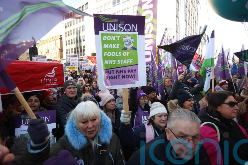 Minister ‘determined’ to see negotiations on public sector pay begin soon