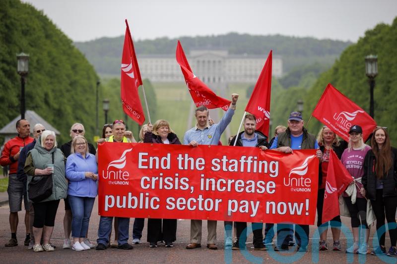 Education Minister welcomes suspension of school support worker strike