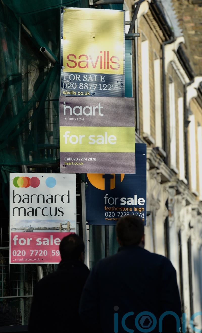 Average UK house price dipped by 0.2% month on month in December, says Halifax