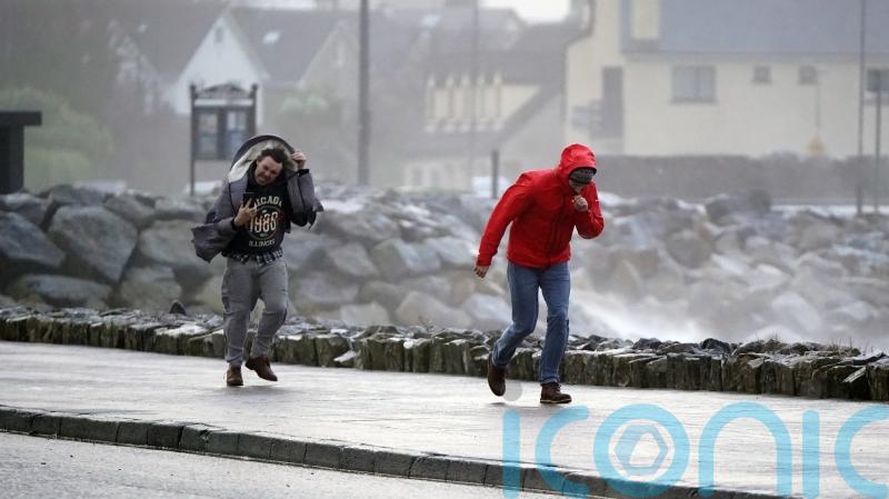 ‘Weather bomb’ to sweep strong winds and heavy rain across UK this weekend