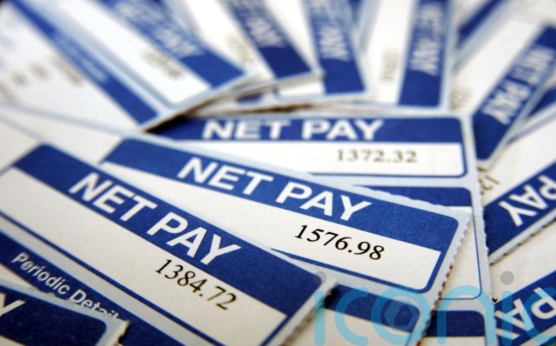 Average advertised annual salary surges to almost £41,000 – report
