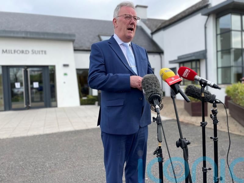 Nesbitt asks O’Neill and Little-Pengelly for clarity on waiting list pledge