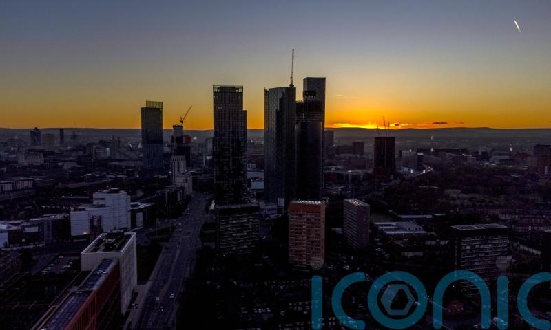 Average UK house price slumps by £1,150 month-on-month – Halifax