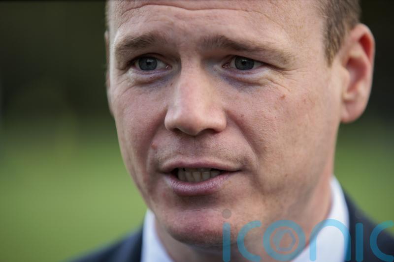 Assembly backs no confidence motion in Gordon Lyons