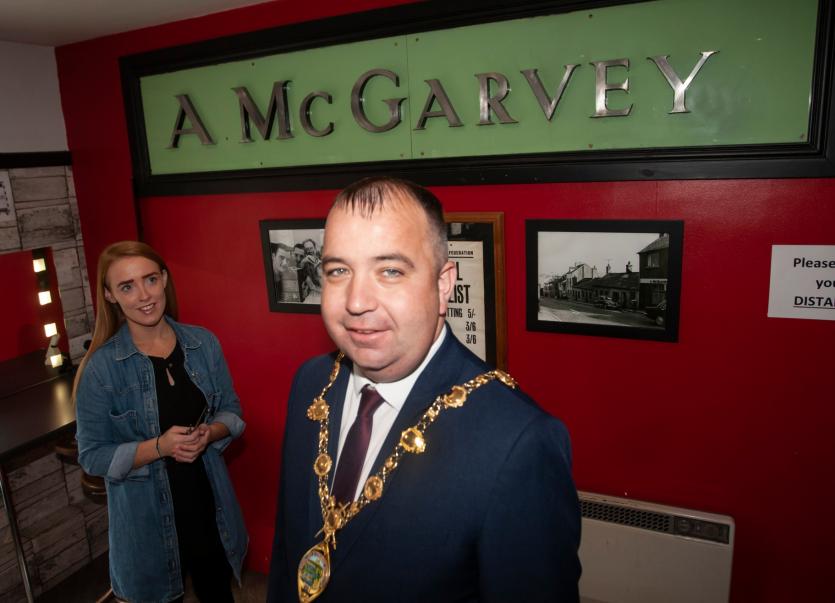 Derry's Mayor first in the queue to get a trim as barbers and