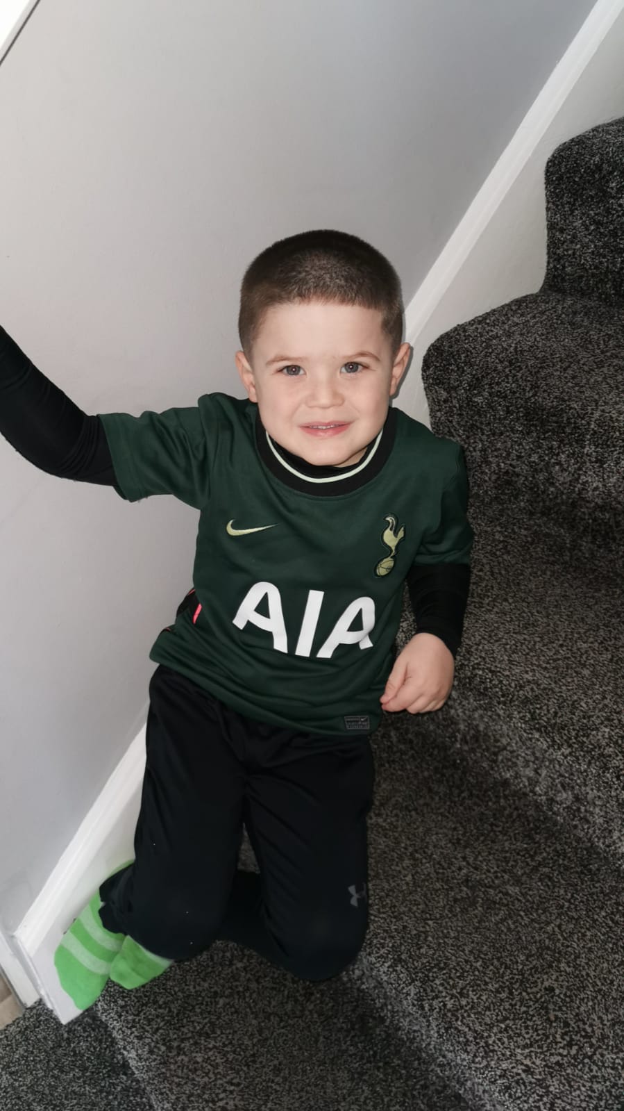 Spurs footballer Harry Kane sends signed shirt to young Derry boy